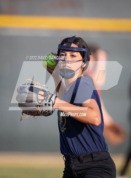 Thumbnail 3 in San Juan Hills vs JSerra Catholic (Scrimmage) photogallery.