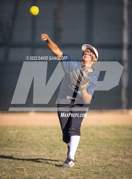 Thumbnail 3 in San Juan Hills vs JSerra Catholic (Scrimmage) photogallery.