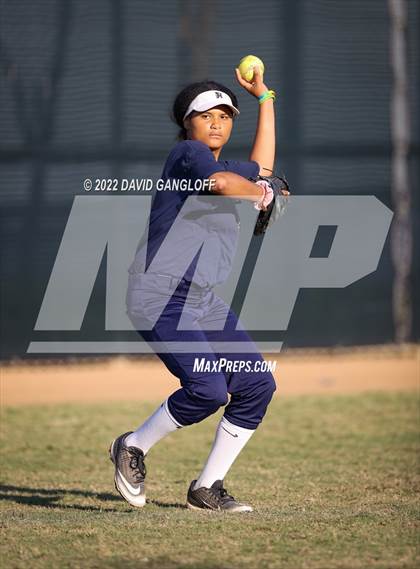 Thumbnail 1 in San Juan Hills vs JSerra Catholic (Scrimmage) photogallery.