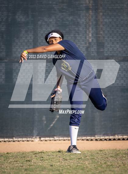 Thumbnail 2 in San Juan Hills vs JSerra Catholic (Scrimmage) photogallery.