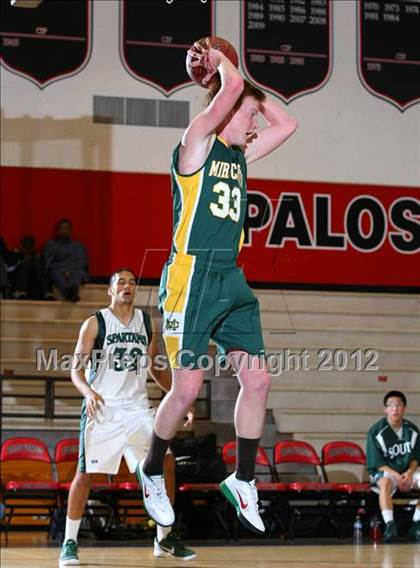 Thumbnail 3 in Mira Costa vs. South Torrance (Hilltop Classic) photogallery.