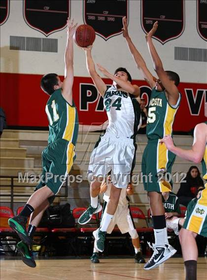 Thumbnail 1 in Mira Costa vs. South Torrance (Hilltop Classic) photogallery.