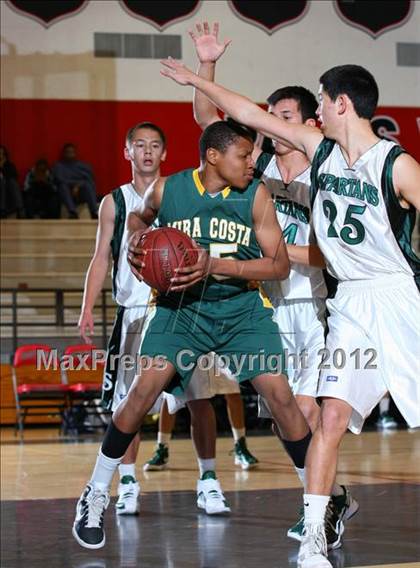 Thumbnail 3 in Mira Costa vs. South Torrance (Hilltop Classic) photogallery.