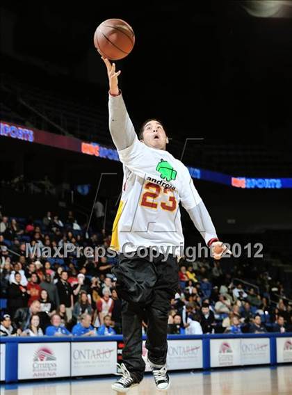 Thumbnail 2 in Alemany vs. St. John Bosco (CIF D3 SoCal Regional Final) photogallery.