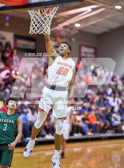 Thumbnail 2 in SAAABC Class 6A Boys High School All Star Game photogallery.