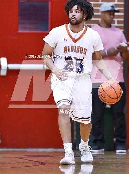 Thumbnail 2 in SAAABC Class 6A Boys High School All Star Game photogallery.