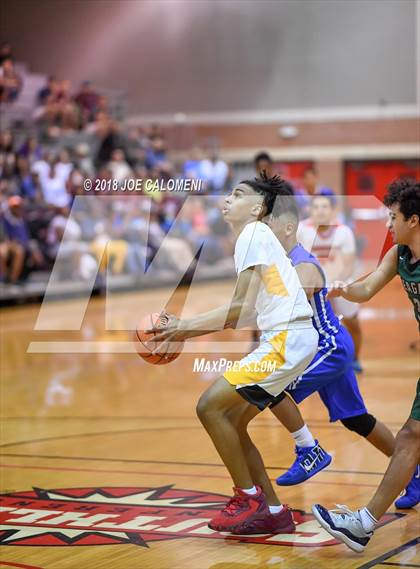 Thumbnail 2 in SAAABC Class 6A Boys High School All Star Game photogallery.