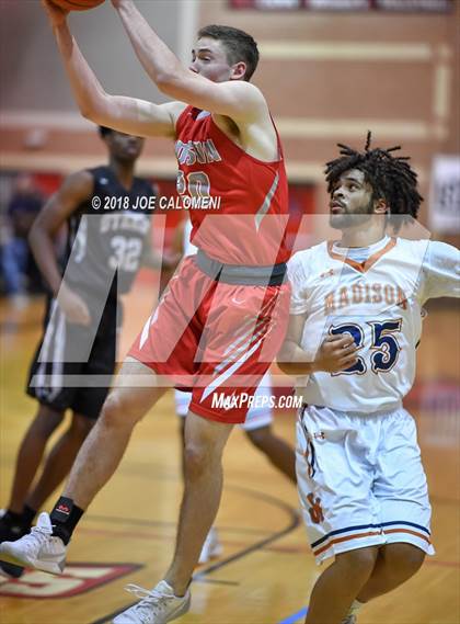 Thumbnail 1 in SAAABC Class 6A Boys High School All Star Game photogallery.