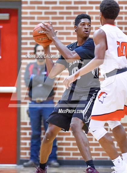 Thumbnail 3 in SAAABC Class 6A Boys High School All Star Game photogallery.