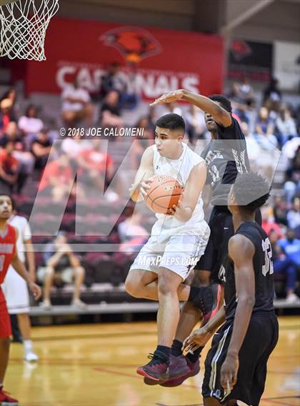 Thumbnail 2 in SAAABC Class 6A Boys High School All Star Game photogallery.