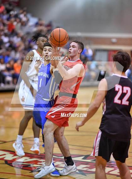 Thumbnail 2 in SAAABC Class 6A Boys High School All Star Game photogallery.