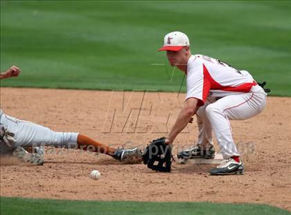 Thumbnail 2 in Lake Travis vs. Hutto (4A Region 4 Quarterfinals) photogallery.