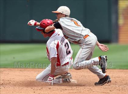 Thumbnail 1 in Lake Travis vs. Hutto (4A Region 4 Quarterfinals) photogallery.