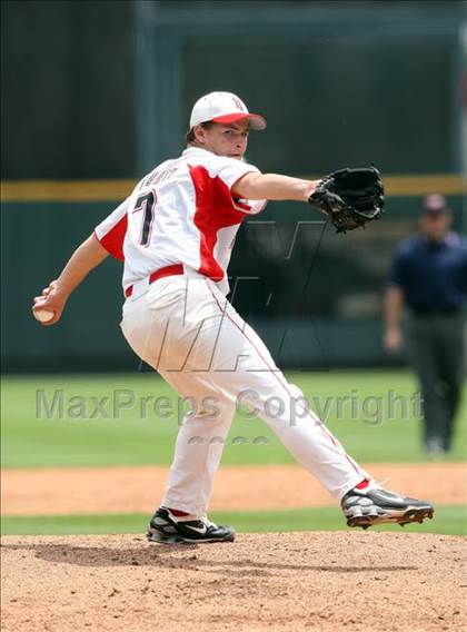 Thumbnail 2 in Lake Travis vs. Hutto (4A Region 4 Quarterfinals) photogallery.