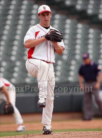 Thumbnail 2 in Lake Travis vs. Hutto (4A Region 4 Quarterfinals) photogallery.