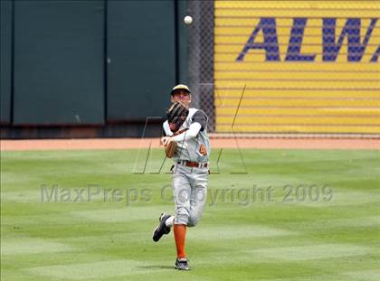 Thumbnail 2 in Lake Travis vs. Hutto (4A Region 4 Quarterfinals) photogallery.