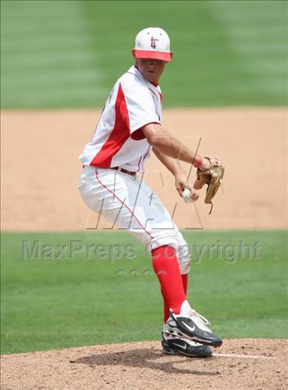Thumbnail 2 in Lake Travis vs. Hutto (4A Region 4 Quarterfinals) photogallery.