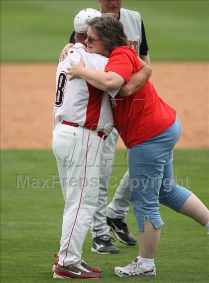 Thumbnail 3 in Lake Travis vs. Hutto (4A Region 4 Quarterfinals) photogallery.