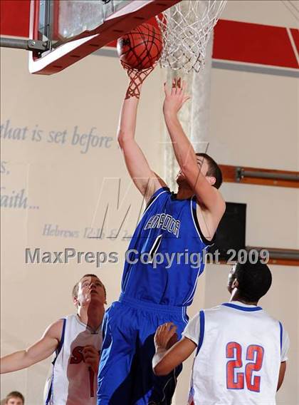 Thumbnail 3 in Amador vs. Highlands (Viking Classic) photogallery.