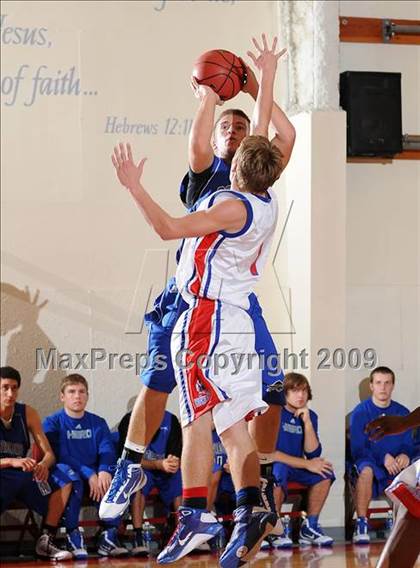 Thumbnail 2 in Amador vs. Highlands (Viking Classic) photogallery.