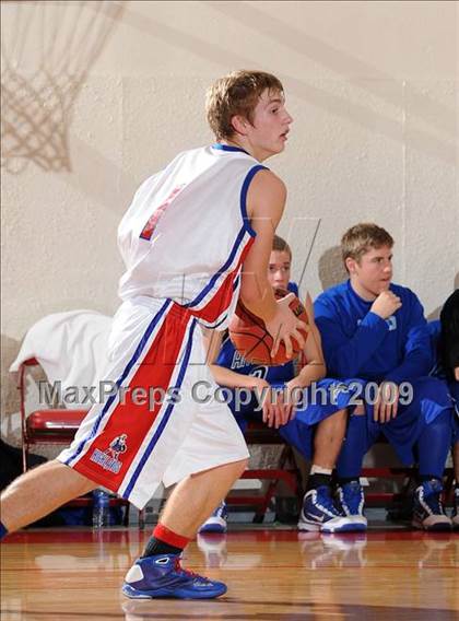 Thumbnail 1 in Amador vs. Highlands (Viking Classic) photogallery.