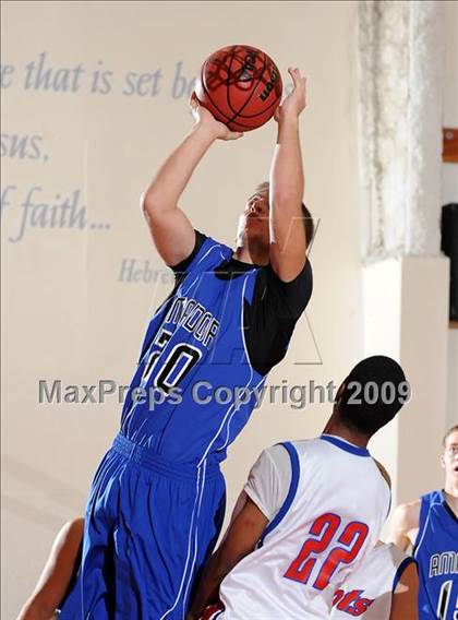 Thumbnail 2 in Amador vs. Highlands (Viking Classic) photogallery.