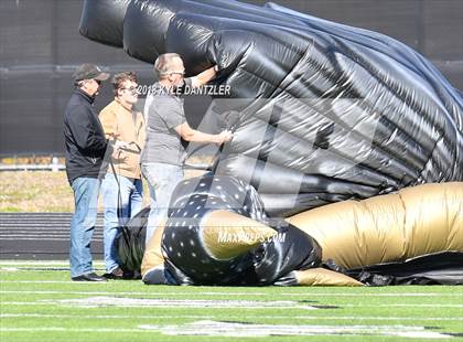 Thumbnail 3 in Connally vs. Pleasant Grove (UIL 4A Division 2 Region 2 Area) photogallery.