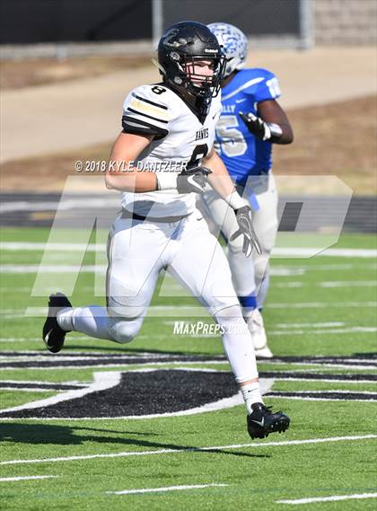 Thumbnail 2 in Connally vs. Pleasant Grove (UIL 4A Division 2 Region 2 Area) photogallery.