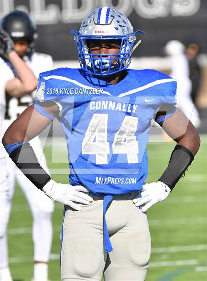 Thumbnail 2 in Connally vs. Pleasant Grove (UIL 4A Division 2 Region 2 Area) photogallery.
