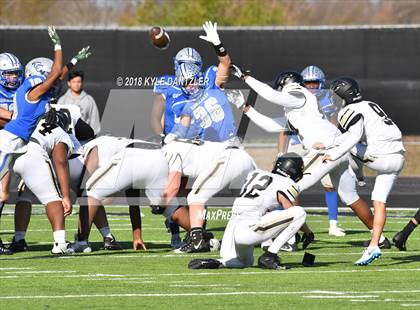 Thumbnail 3 in Connally vs. Pleasant Grove (UIL 4A Division 2 Region 2 Area) photogallery.