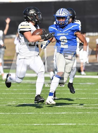 Thumbnail 2 in Connally vs. Pleasant Grove (UIL 4A Division 2 Region 2 Area) photogallery.