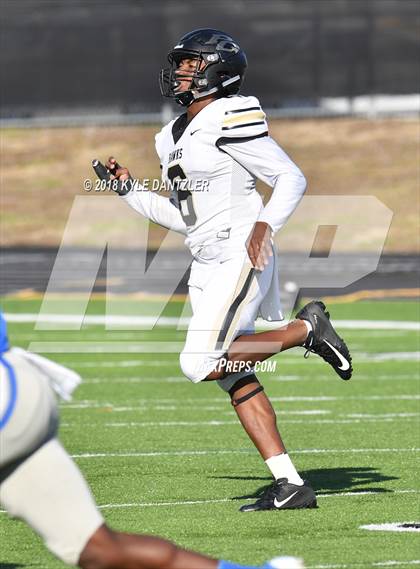 Thumbnail 2 in Connally vs. Pleasant Grove (UIL 4A Division 2 Region 2 Area) photogallery.