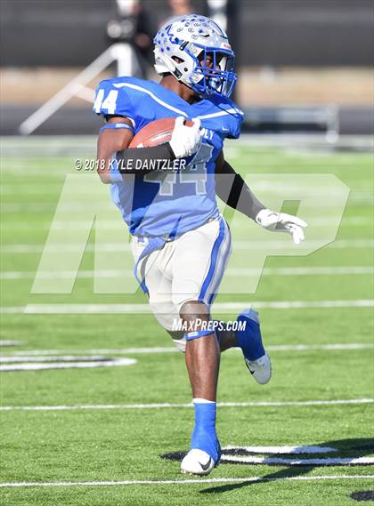 Thumbnail 1 in Connally vs. Pleasant Grove (UIL 4A Division 2 Region 2 Area) photogallery.