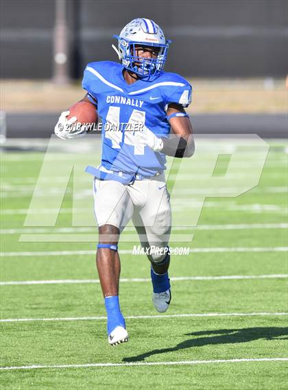 Thumbnail 1 in Connally vs. Pleasant Grove (UIL 4A Division 2 Region 2 Area) photogallery.