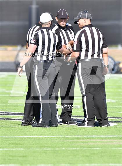 Thumbnail 2 in Connally vs. Pleasant Grove (UIL 4A Division 2 Region 2 Area) photogallery.
