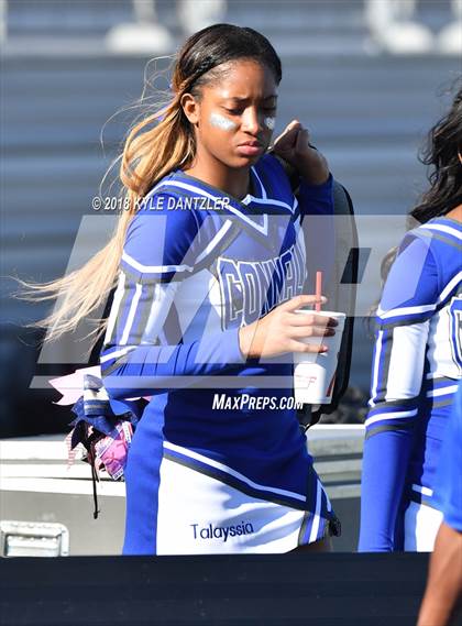Thumbnail 2 in Connally vs. Pleasant Grove (UIL 4A Division 2 Region 2 Area) photogallery.