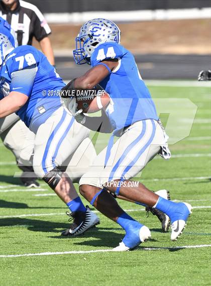 Thumbnail 2 in Connally vs. Pleasant Grove (UIL 4A Division 2 Region 2 Area) photogallery.