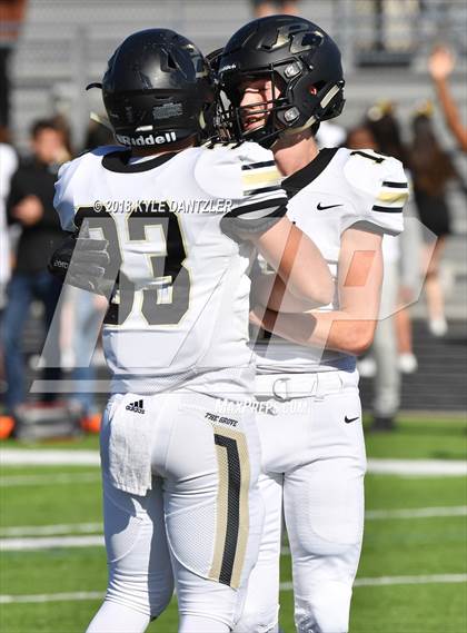 Thumbnail 2 in Connally vs. Pleasant Grove (UIL 4A Division 2 Region 2 Area) photogallery.