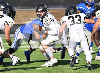Thumbnail 2 in Connally vs. Pleasant Grove (UIL 4A Division 2 Region 2 Area) photogallery.