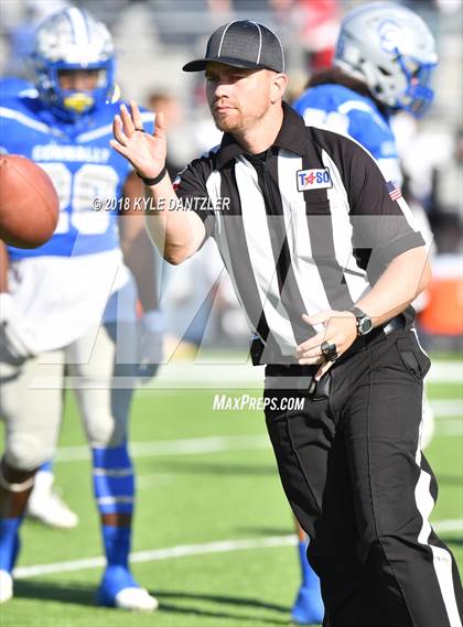 Thumbnail 2 in Connally vs. Pleasant Grove (UIL 4A Division 2 Region 2 Area) photogallery.