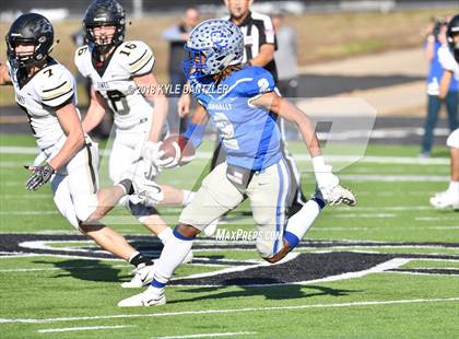 Thumbnail 3 in Connally vs. Pleasant Grove (UIL 4A Division 2 Region 2 Area) photogallery.
