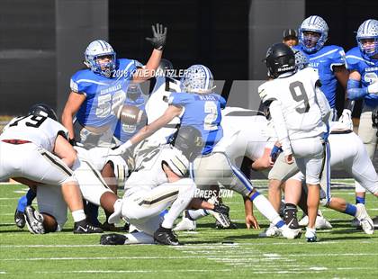 Thumbnail 2 in Connally vs. Pleasant Grove (UIL 4A Division 2 Region 2 Area) photogallery.