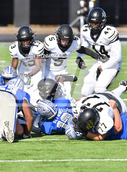 Thumbnail 1 in Connally vs. Pleasant Grove (UIL 4A Division 2 Region 2 Area) photogallery.