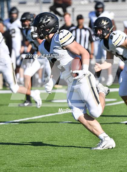 Thumbnail 2 in Connally vs. Pleasant Grove (UIL 4A Division 2 Region 2 Area) photogallery.