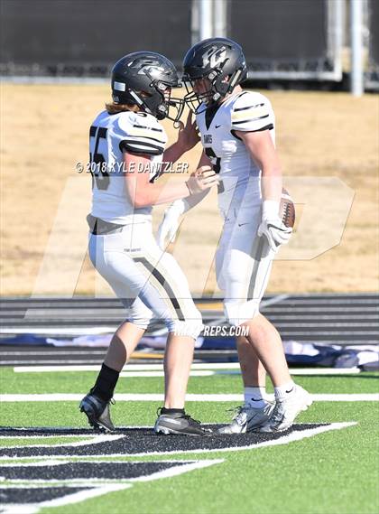 Thumbnail 2 in Connally vs. Pleasant Grove (UIL 4A Division 2 Region 2 Area) photogallery.