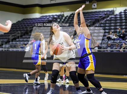 Thumbnail 2 in Venus vs. Kaufman (Kaufman Holiday Tournament) photogallery.