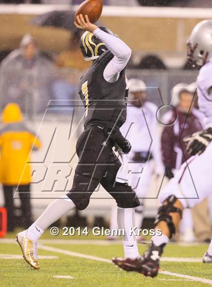 Thumbnail 2 in St. Peter's Prep vs Paramus Catholic (NJSIAA Non-Public Group 4 Final) photogallery.