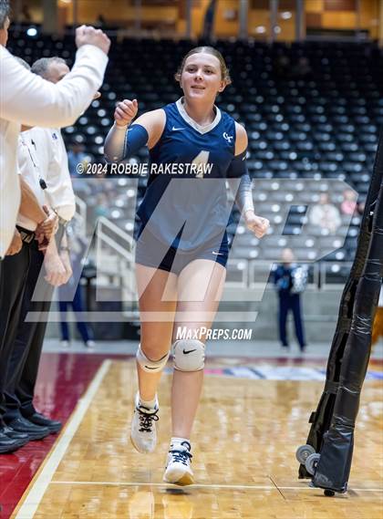 Thumbnail 2 in Goliad vs. Bushland (UIL 3A Volleyball Division 1 Final) photogallery.