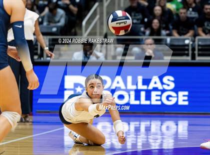 Thumbnail 1 in Goliad vs. Bushland (UIL 3A Volleyball Division 1 Final) photogallery.
