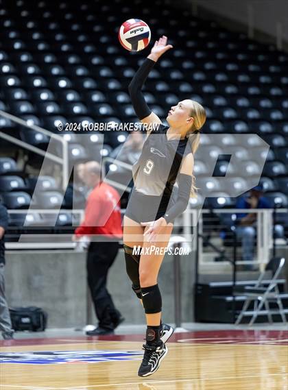 Thumbnail 1 in Goliad vs. Bushland (UIL 3A Volleyball Division 1 Final) photogallery.